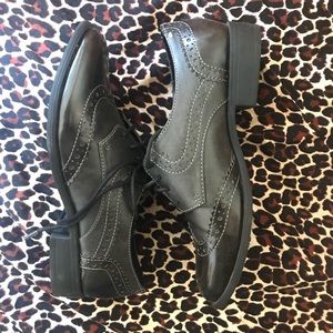 Black Oxford shoes